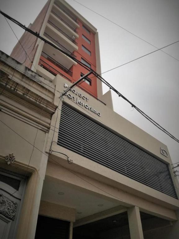 Del Centro 02 *